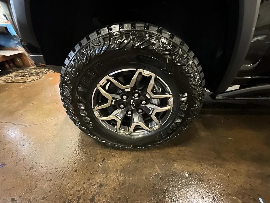 New 2026 Chevrolet Colorado ZR2 w/ Technology Package AWD/4WD image 29