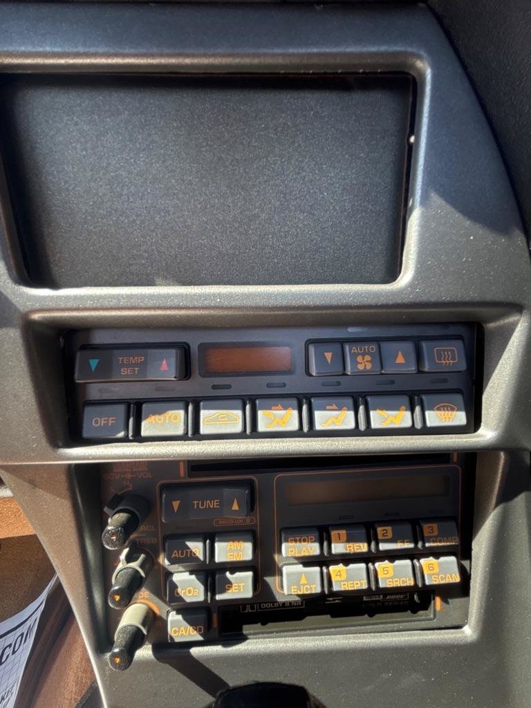 Used 1990 Chevrolet Corvette Convertible RWD image 20