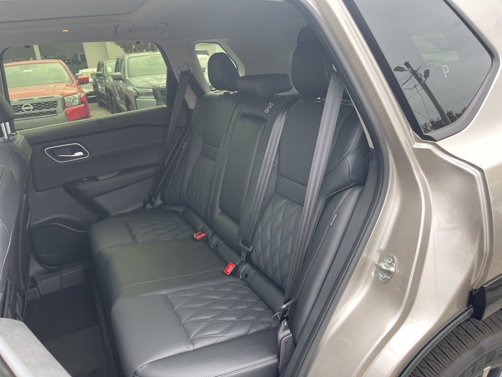 New 2026 Nissan Rogue Platinum image 19