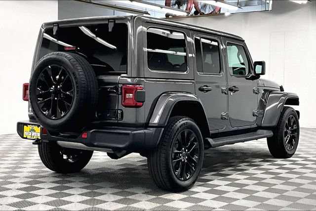 Used 2025 Jeep Wrangler Unlimited Sahara AWD/4WD image 14