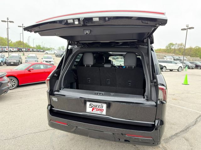 Used 2025 Lincoln Navigator Reserve w/ Jet Appearance Package AWD/4WD image 15