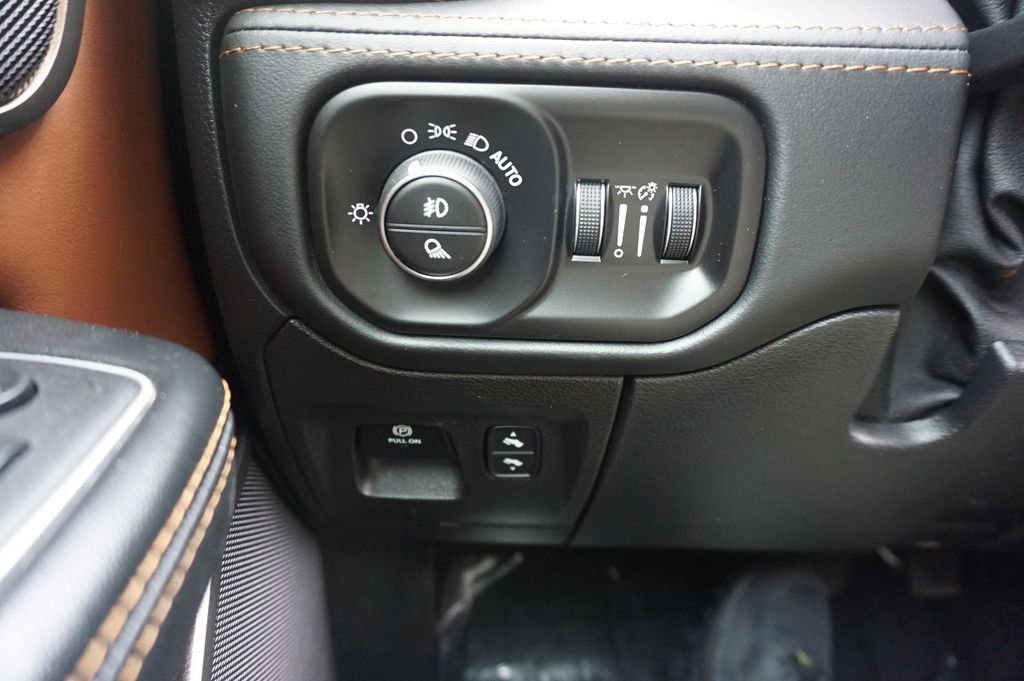 Used 2022 RAM 1500 Limited AWD/4WD image 4