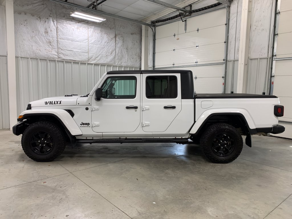 Used 2023 Jeep Gladiator Sport AWD/4WD image 4