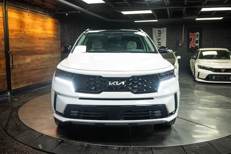 Used 2023 Kia Sorento SX image 4