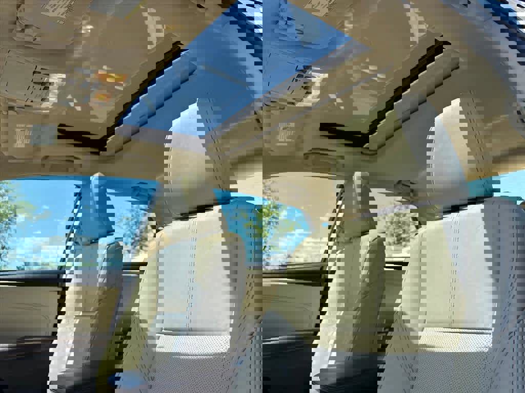 Used 2015 Toyota Avalon Limited FWD image 24