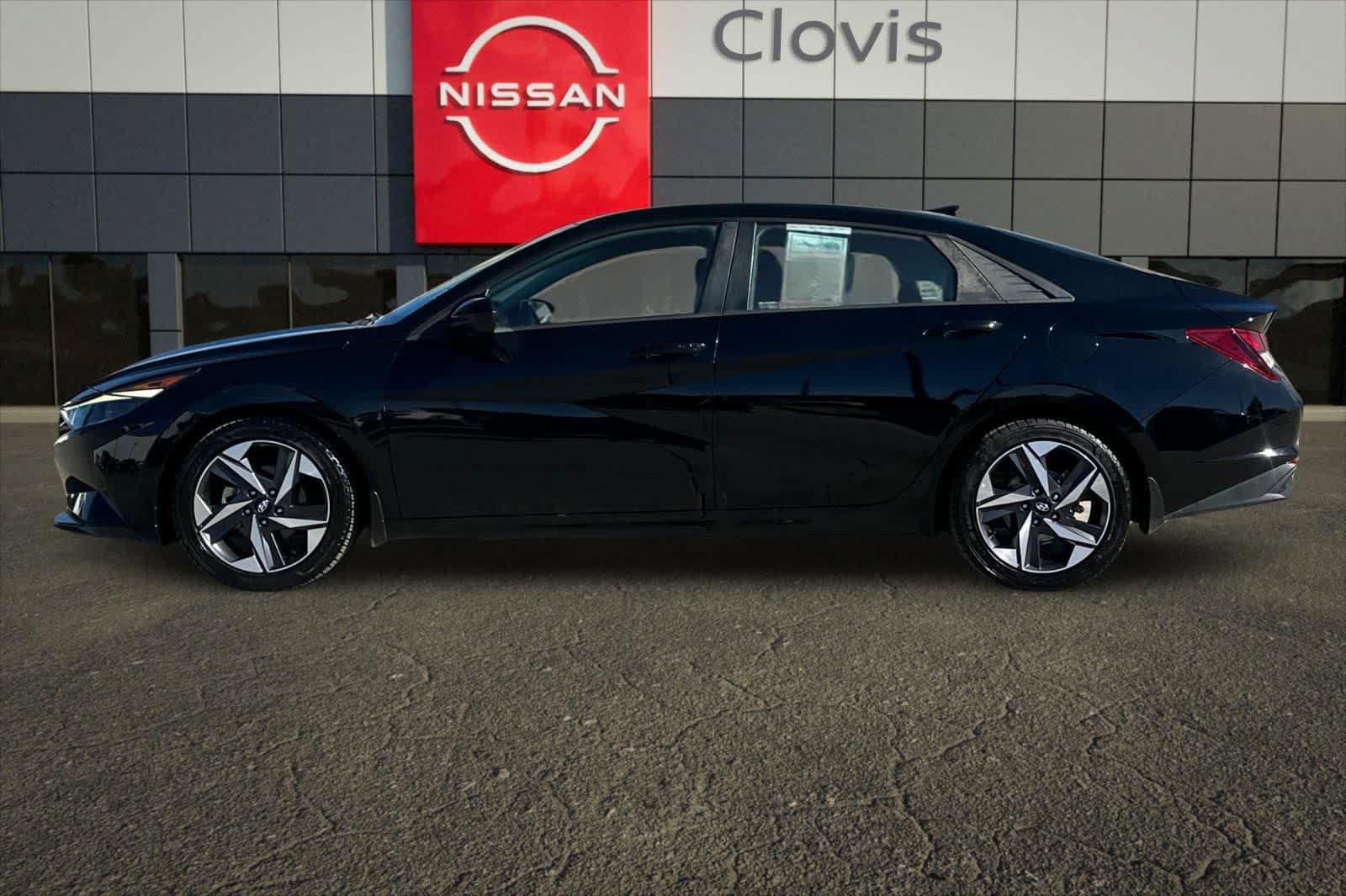 Used 2023 Hyundai Elantra SEL w/ Convenience Package FWD image 6