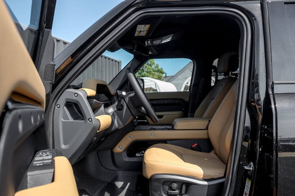 New 2026 Land Rover Defender 110 S AWD/4WD image 9