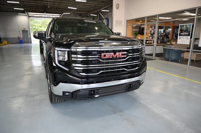 New 2026 GMC Sierra 1500 SLT w/ SLT Premium Package AWD/4WD image 3