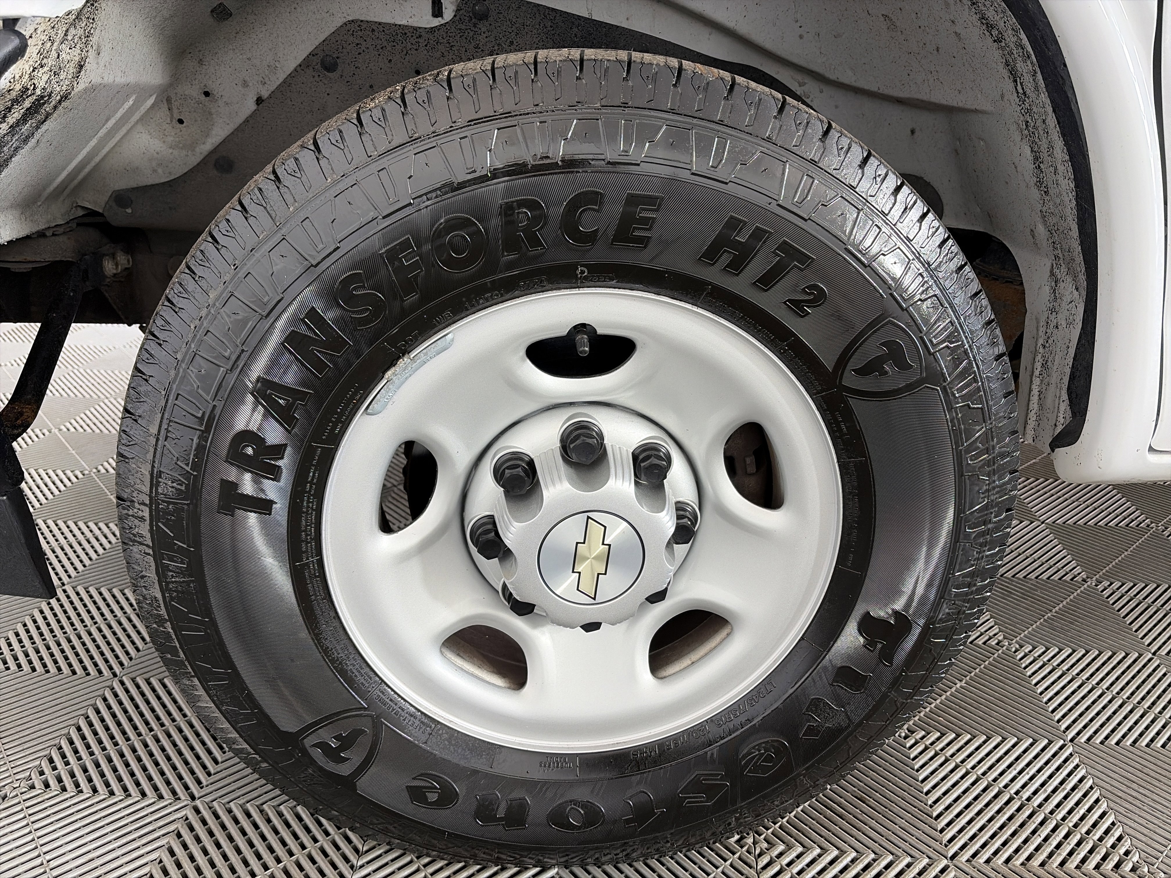 Used 2021 Chevrolet Express 2500 w/ Driver Convenience Package image 12