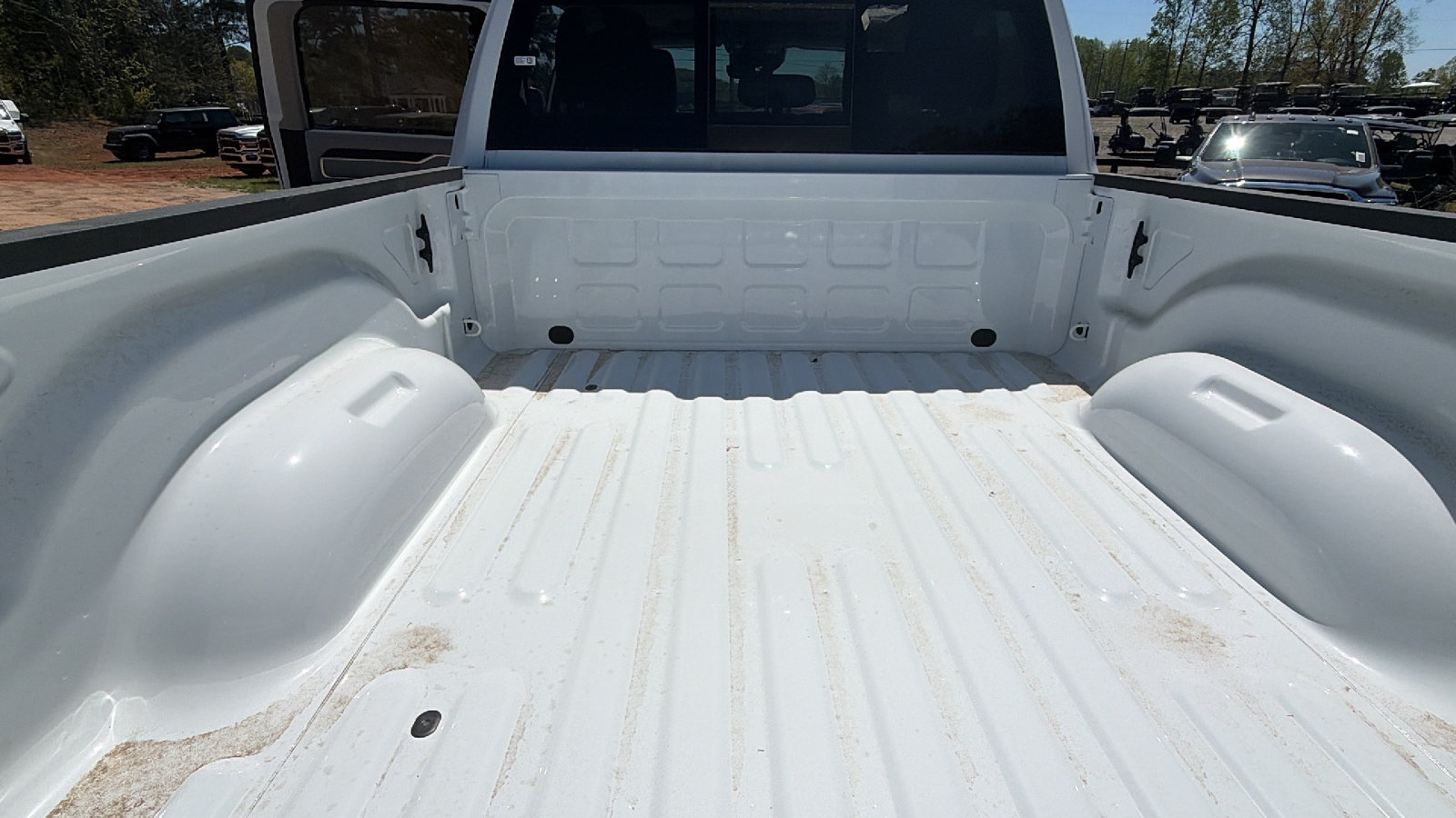 New 2026 RAM 2500 Laramie AWD/4WD image 13