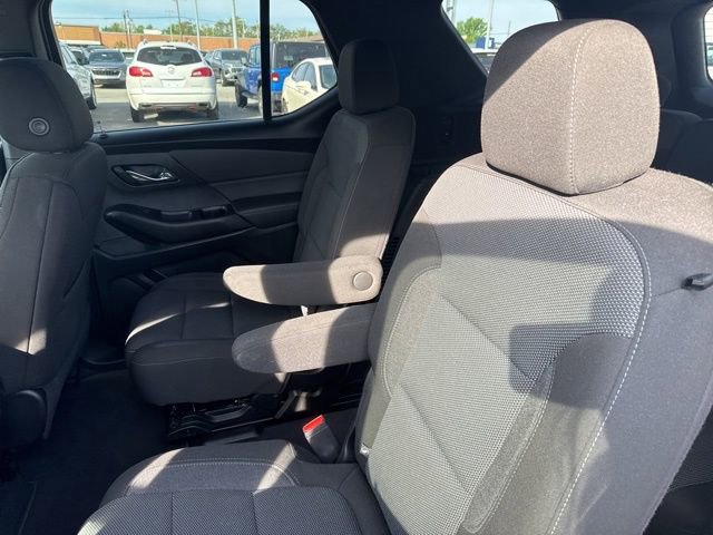 Used 2023 Chevrolet Traverse LT w/ Midnight/Sport Edition AWD/4WD image 31