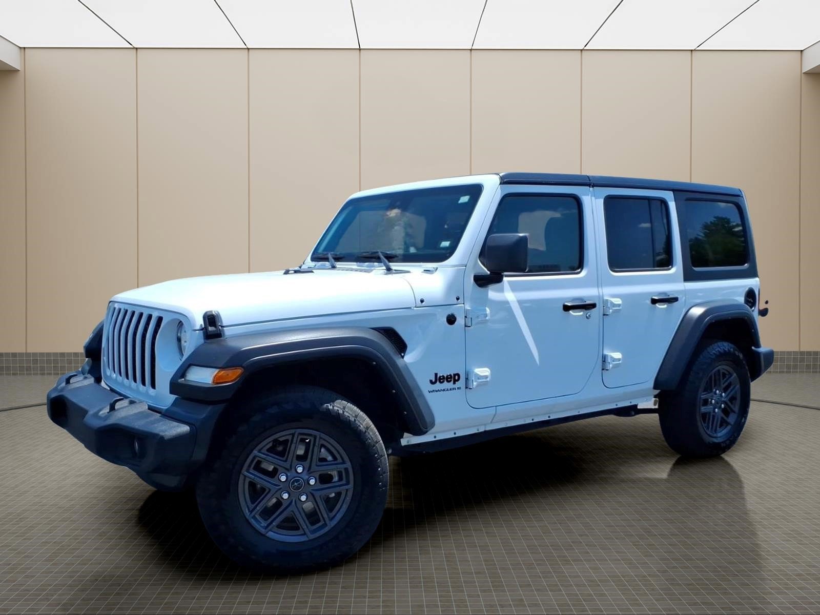 Used 2024 Jeep Wrangler Unlimited Sport AWD/4WD image 2