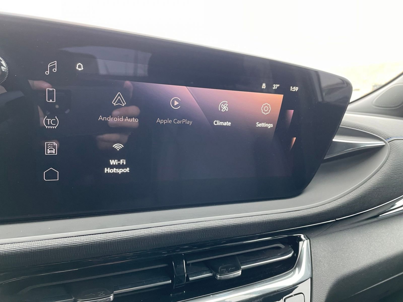 Used 2025 Buick Envista Sport Touring image 21