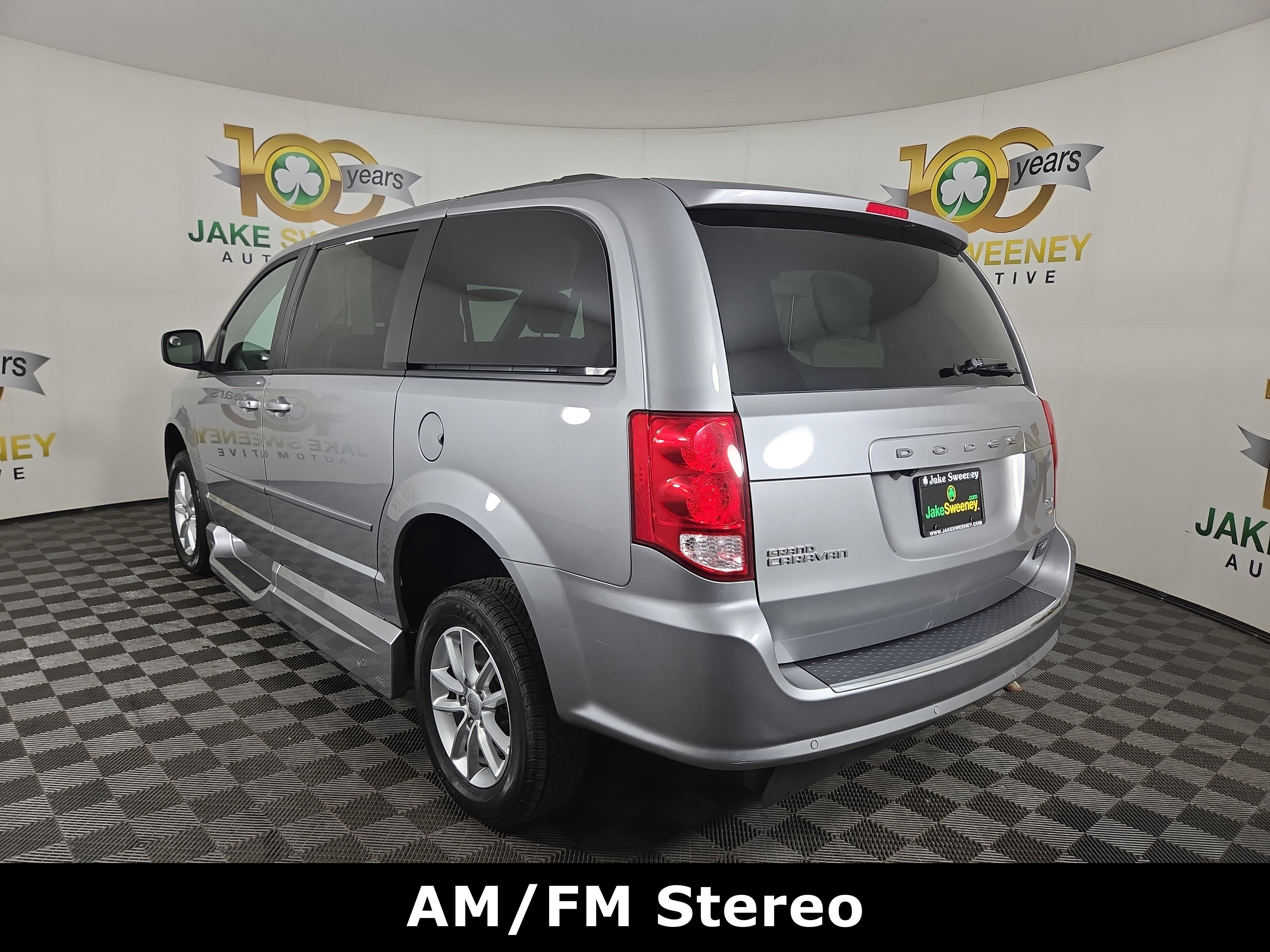 Used 2016 Dodge Grand Caravan SXT w/ UConnect Hands-Free Group image 7