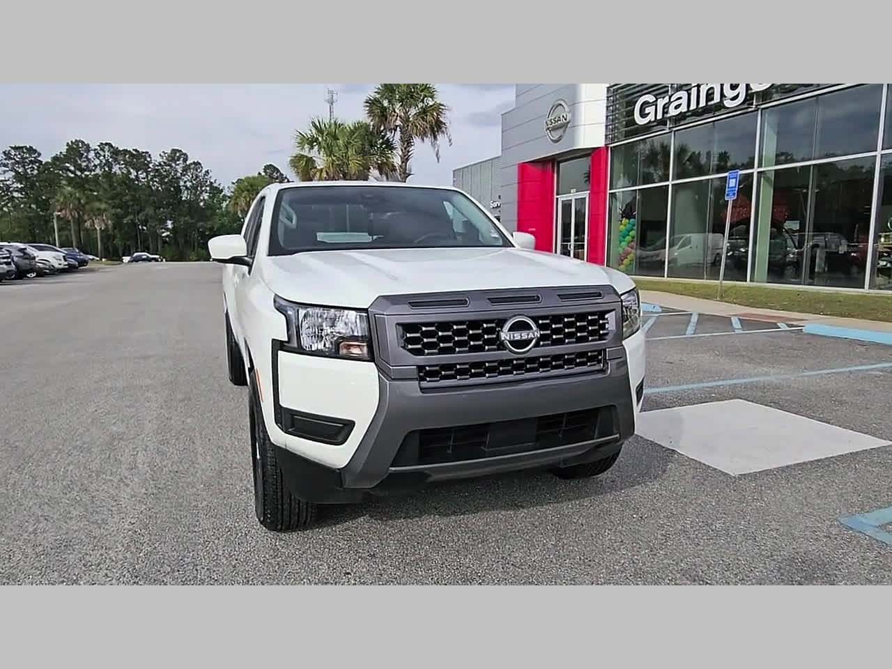 Used 2025 Nissan Frontier SV image 19