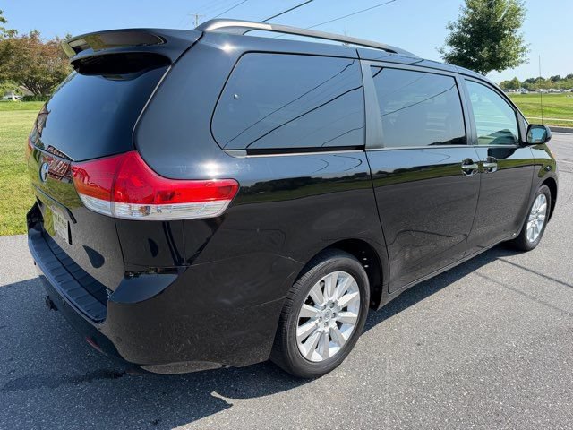 Used 2014 Toyota Sienna XLE w/ Entertainment Package AWD/4WD image 6