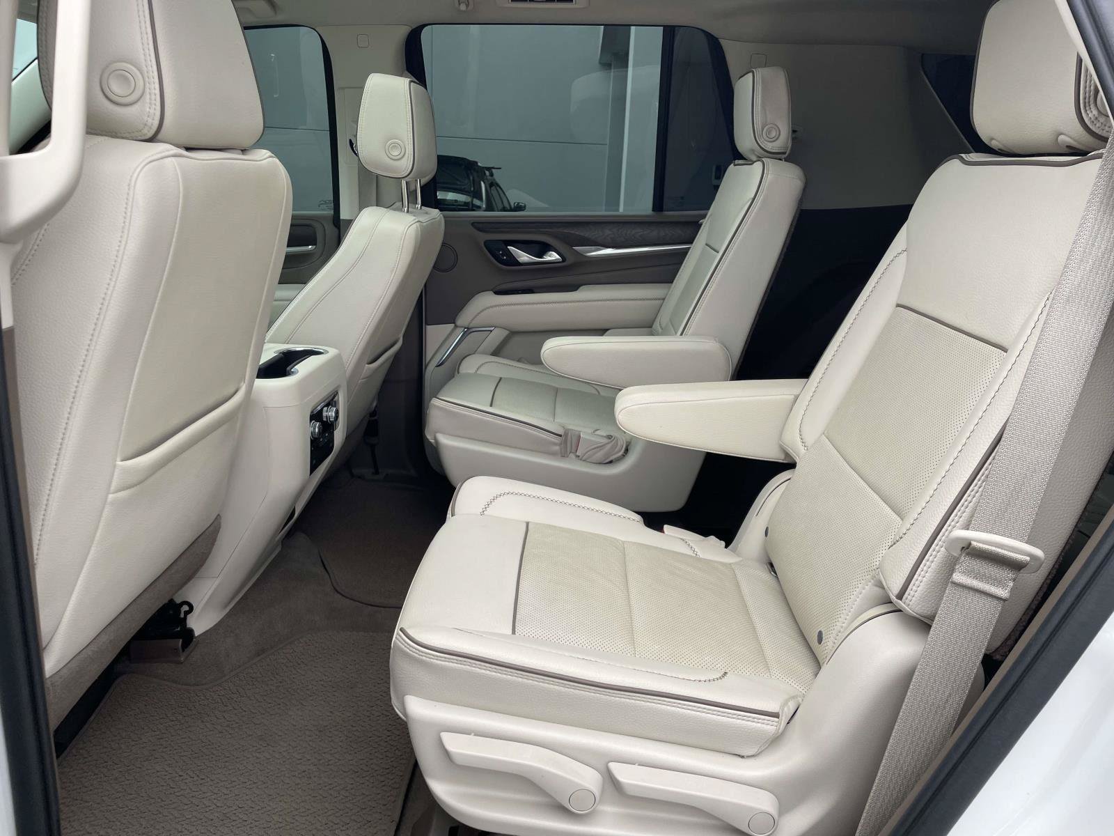 Used 2021 GMC Yukon Denali w/ Denali Premium Package RWD image 14