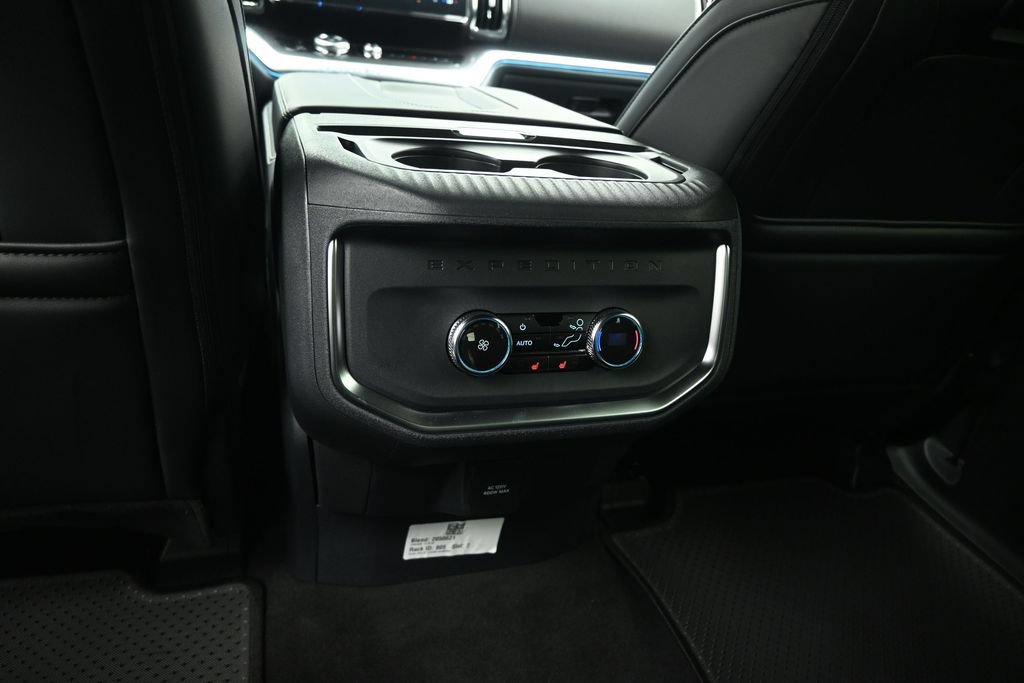 New 2027 Ford Expedition Platinum w/ Stealth Appearance Package AWD/4WD image 17