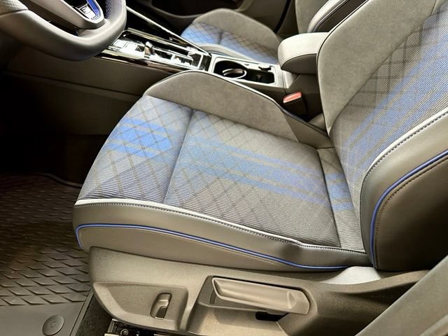 New 2026 Volkswagen Golf w/ Euro Style Package AWD/4WD image 12