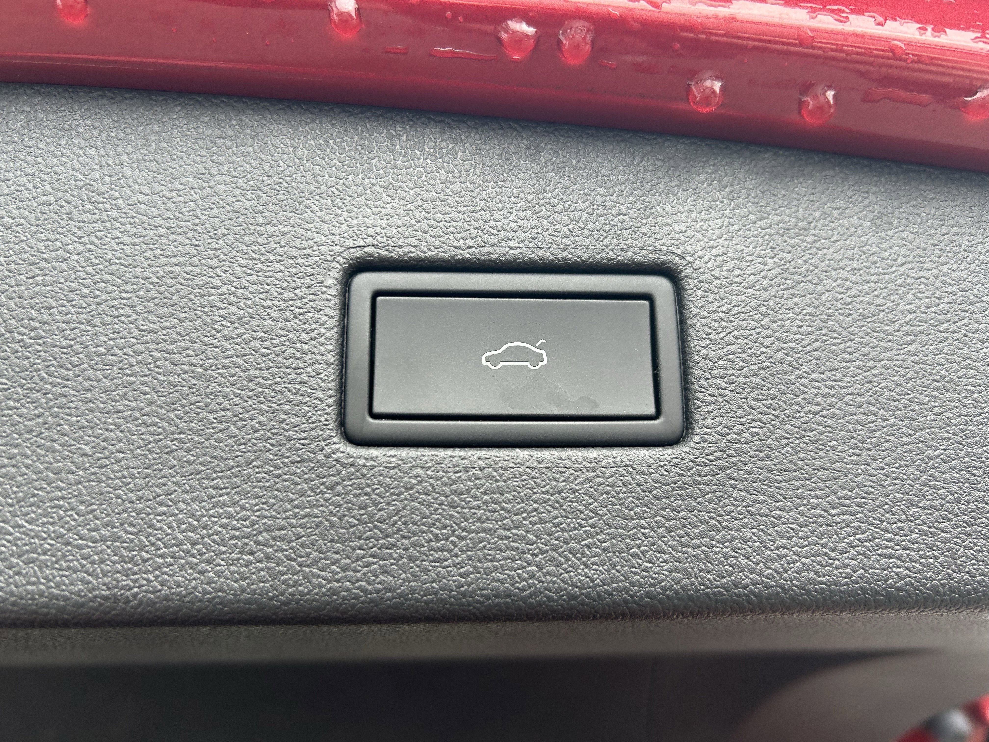 Certified 2024 Volkswagen Tiguan SEL R-Line image 28