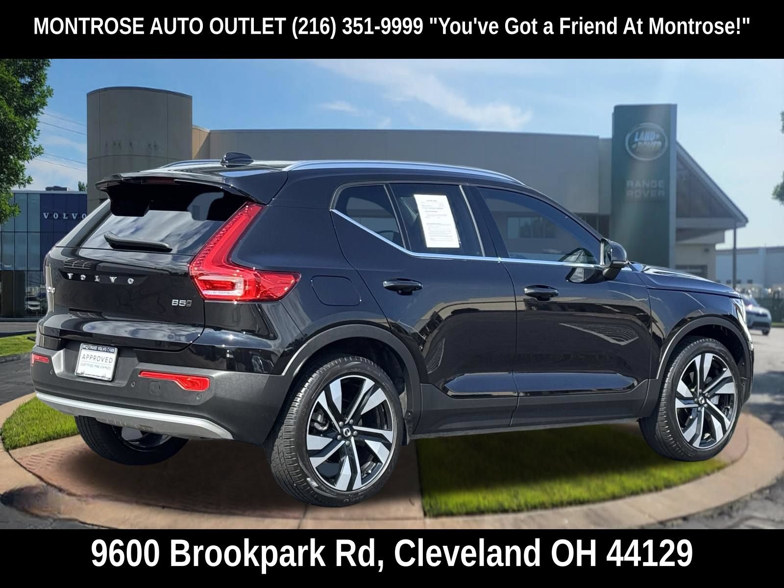Certified 2023 Volvo XC40 B5 Plus w/ Protection Package Premier AWD/4WD image 4