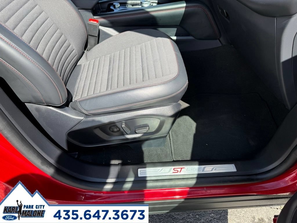 Used 2025 Ford Explorer ST-Line w/ ST-Line Street Pack AWD/4WD image 41