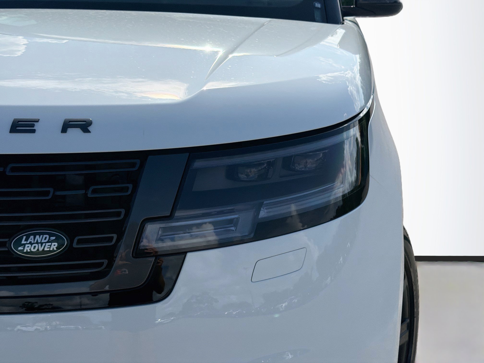 New 2027 Land Rover Range Rover Long Wheelbase SE AWD/4WD image 9