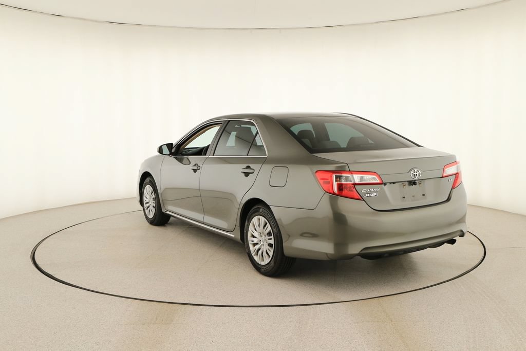 Used 2014 Toyota Camry LE FWD image 4