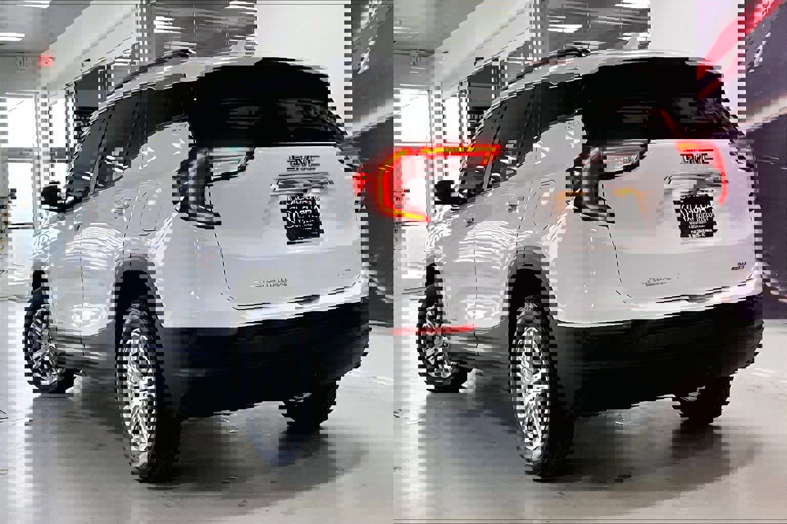 Used 2022 GMC Terrain SLE w/ Driver Convenience Package image 4