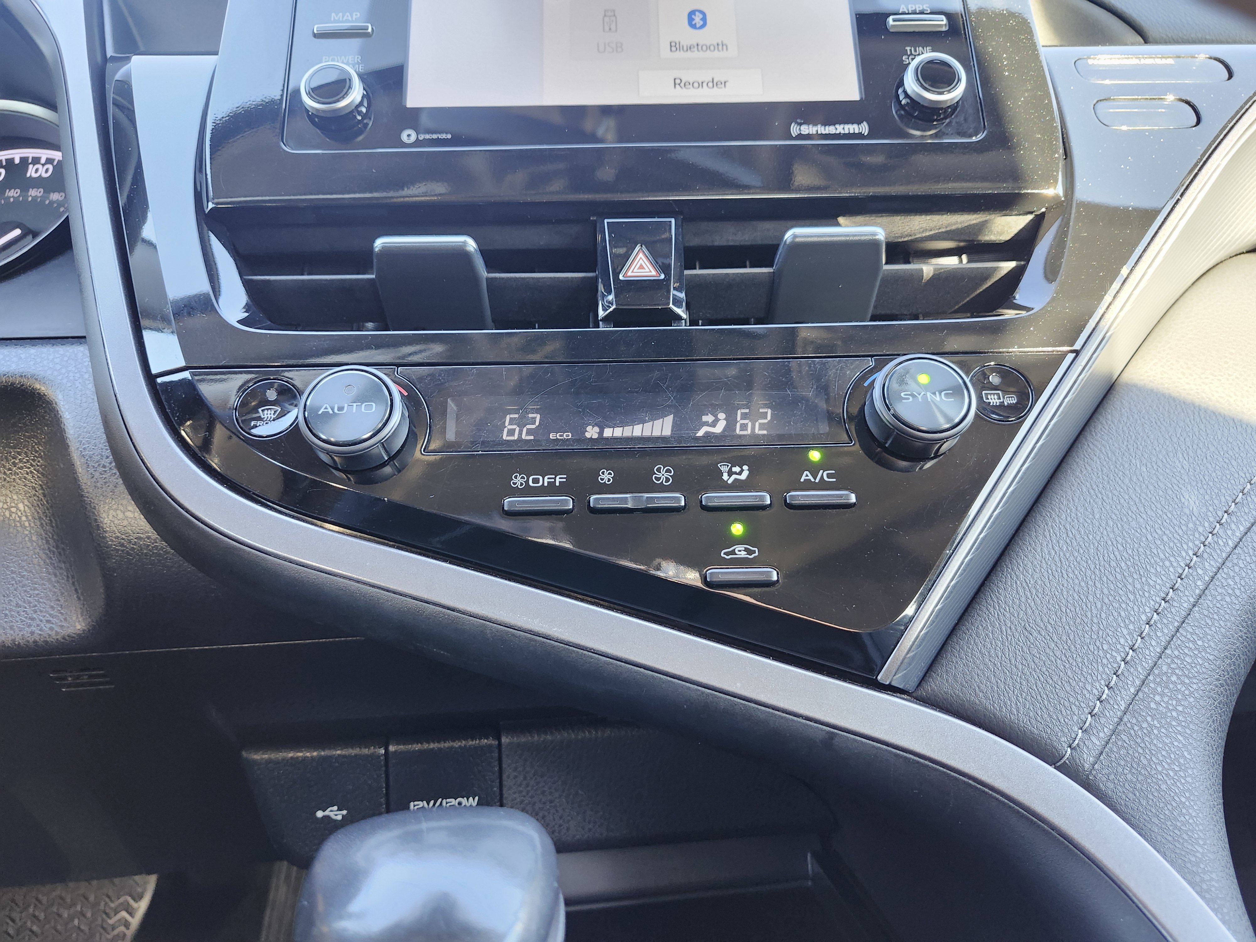 Used 2022 Toyota Camry SE image 31