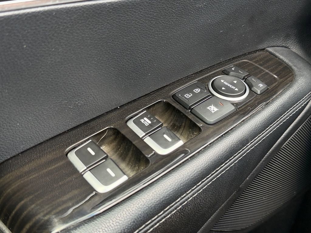 Used 2019 Kia Sorento L FWD image 19