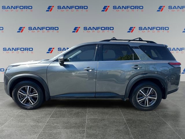 Used 2022 Nissan Pathfinder SV AWD/4WD image 2