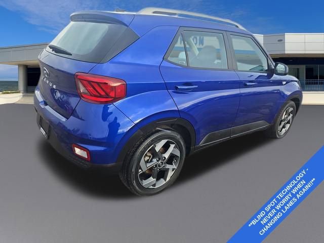 Used 2023 Hyundai Venue SEL image 5