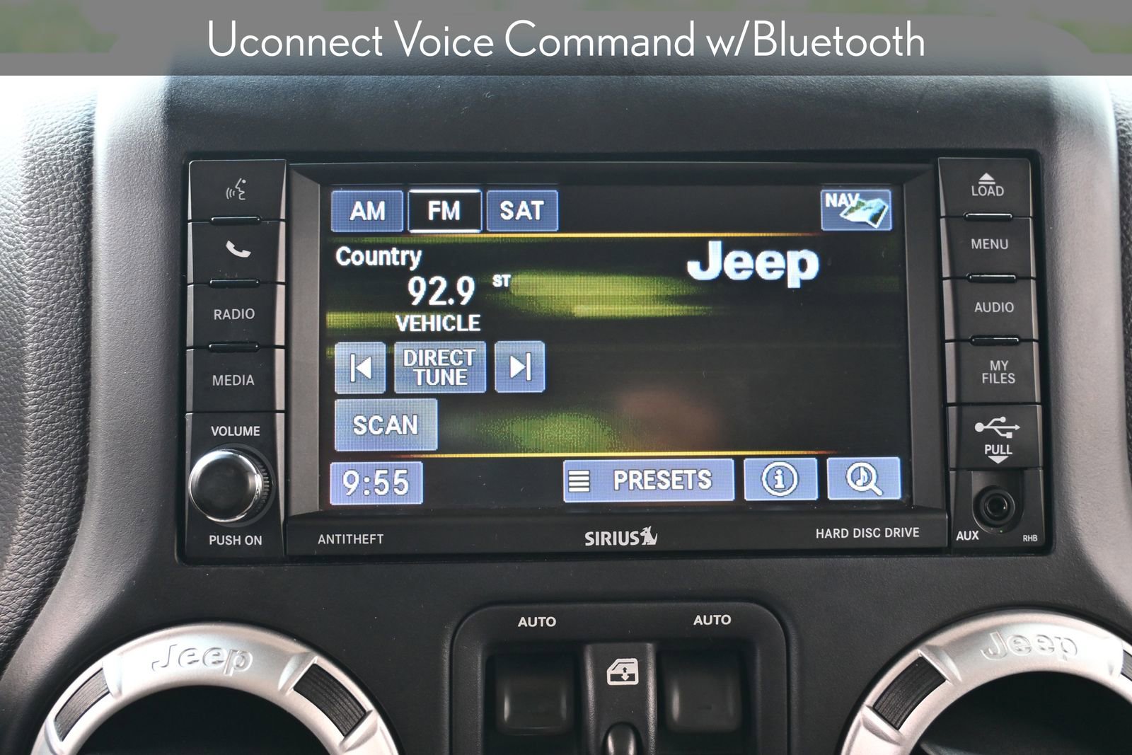 Used 2016 Jeep Wrangler Unlimited Sahara w/ Connectivity Group image 13