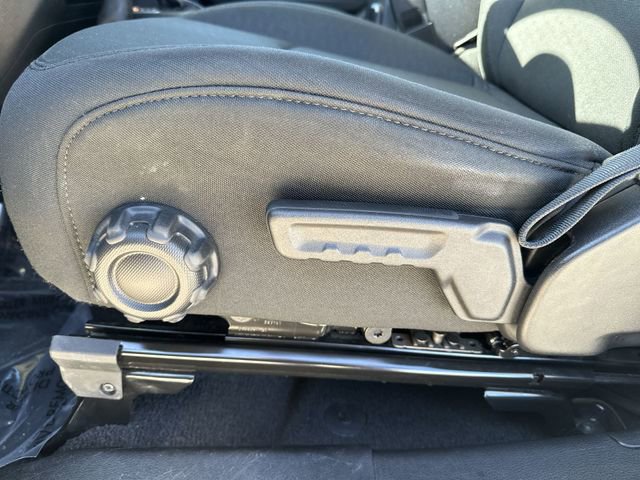 Used 2020 Jeep Wrangler Sport AWD/4WD image 16