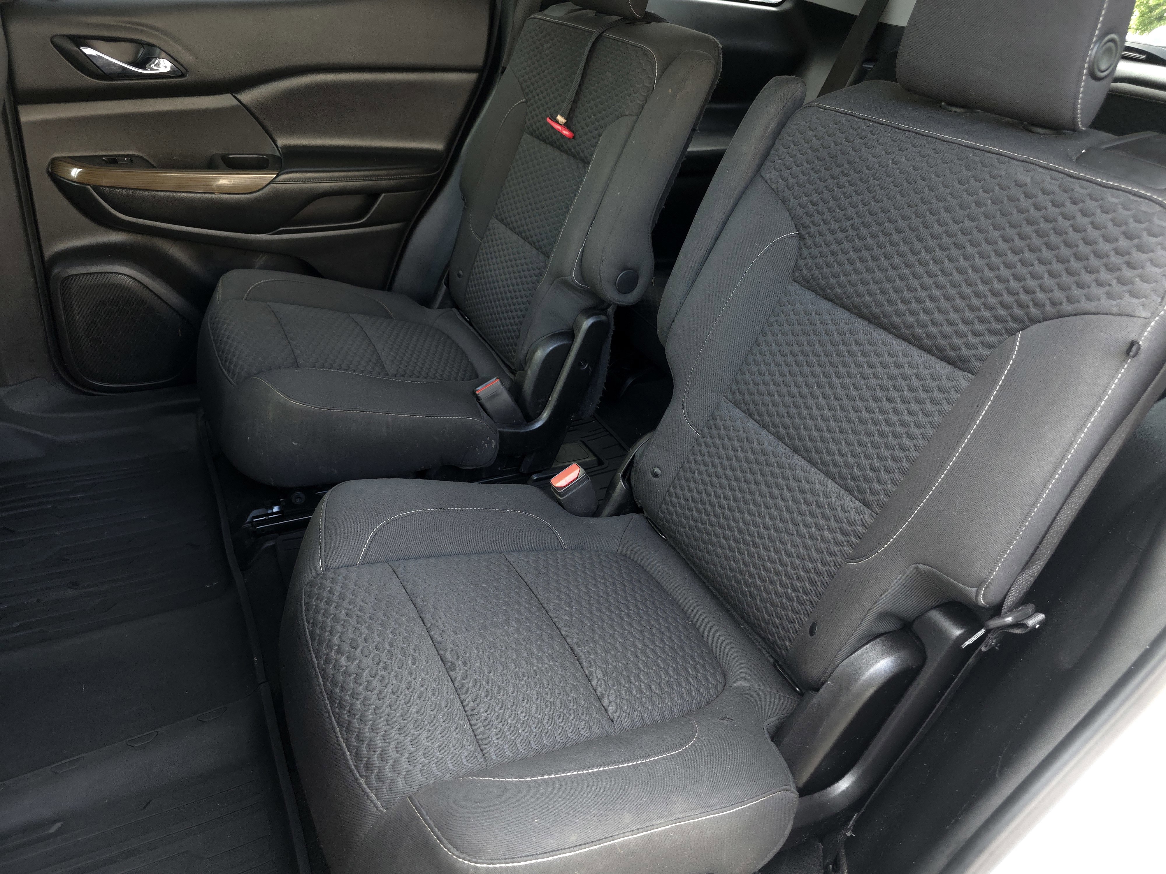 Used 2019 GMC Acadia SLE image 27