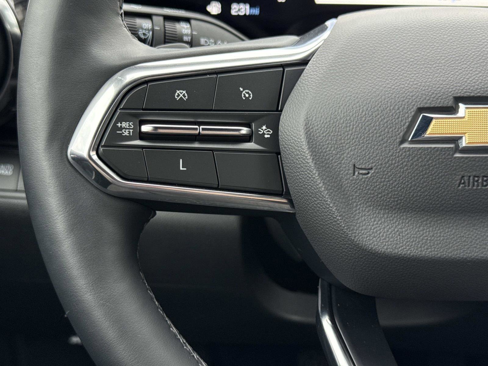 Used 2025 Chevrolet Equinox LT w/ Convenience Package II image 8