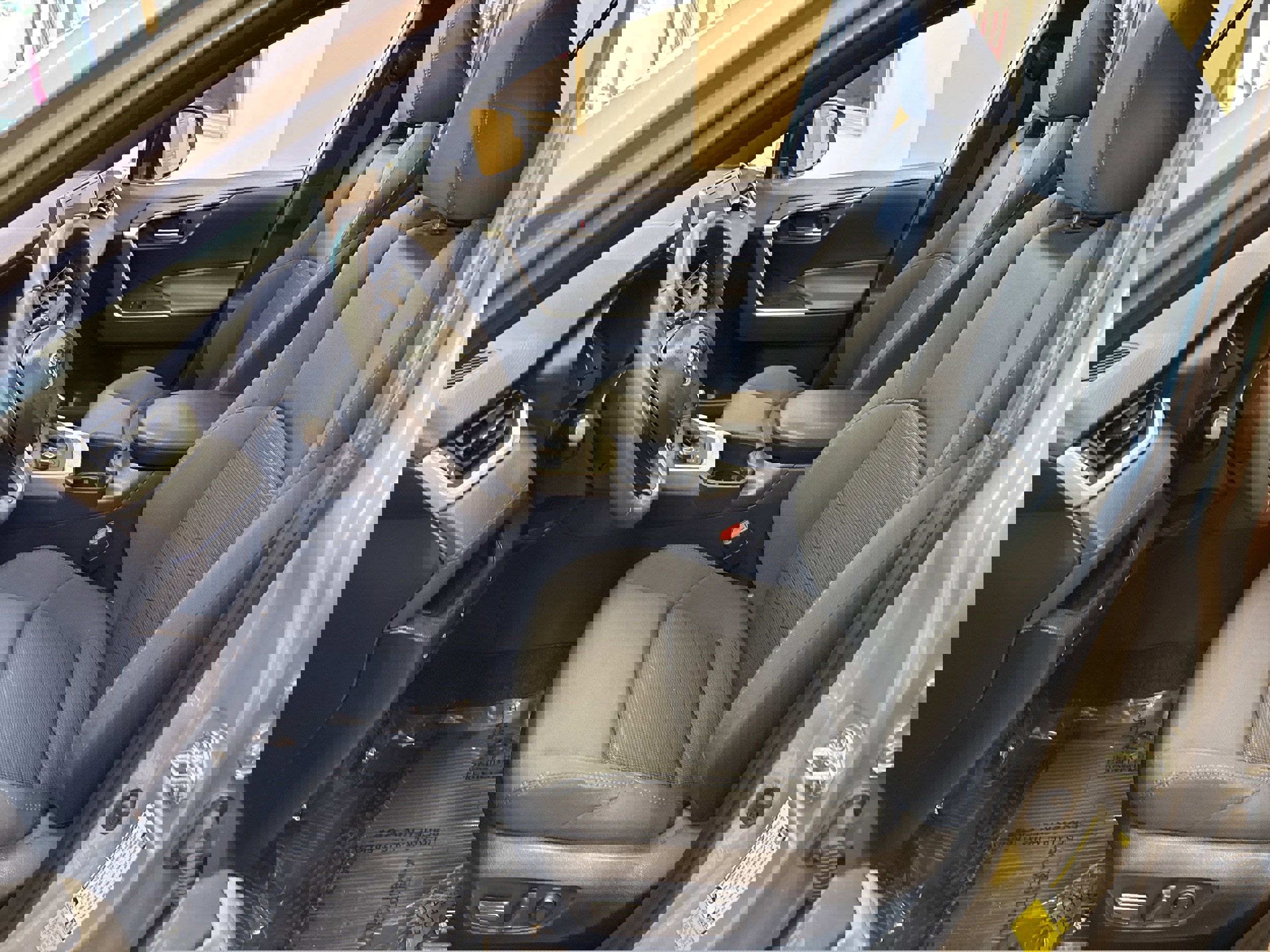 Used 2024 Toyota RAV4 SE w/ Convenience Package image 7