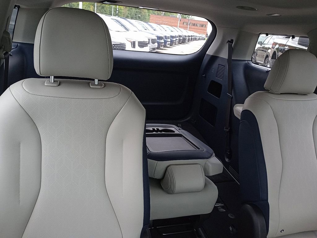 New 2026 Kia Carnival SX w/ SX Dark Edition Package image 8