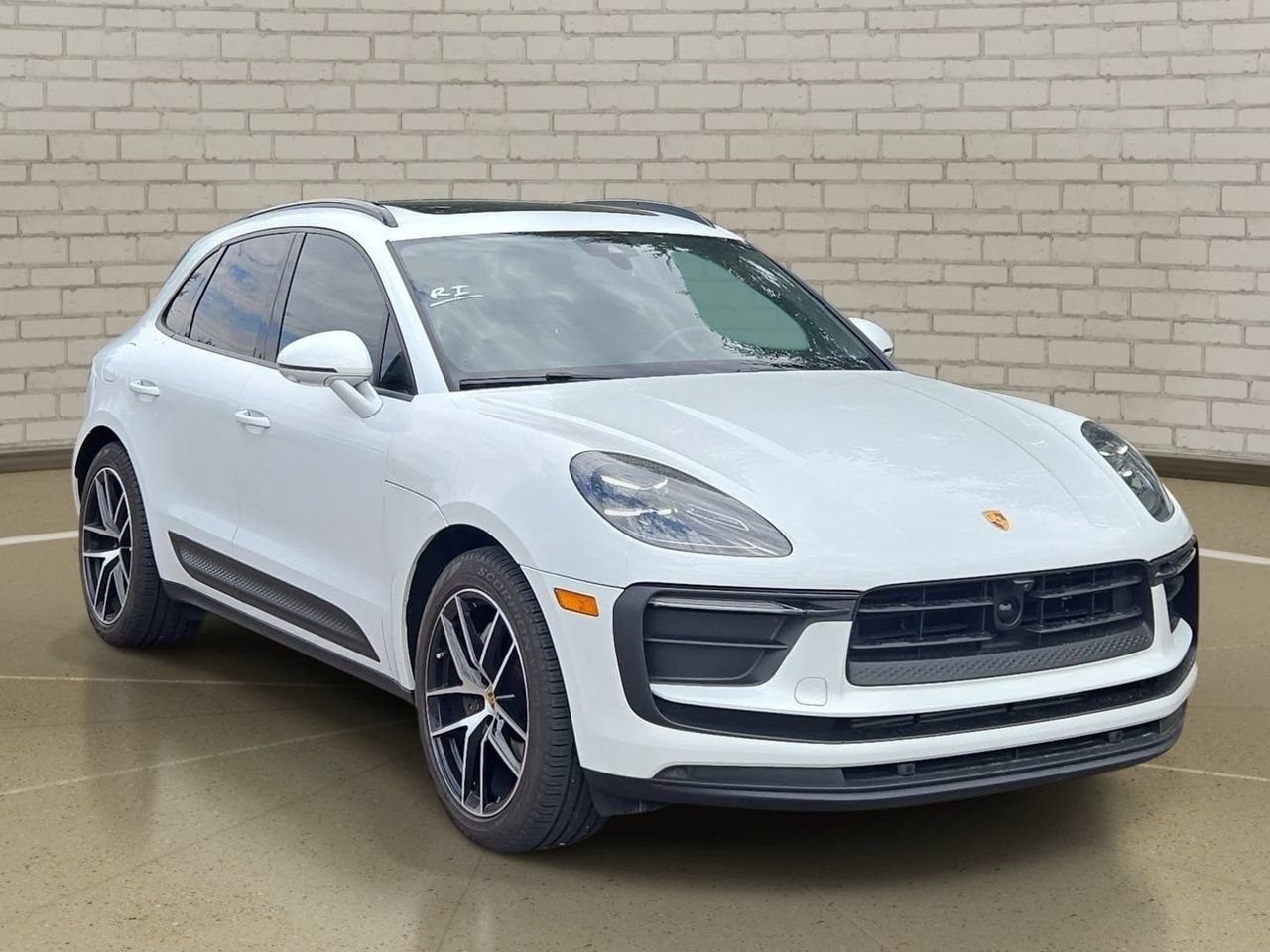 Used 2023 Porsche Macan Turbo AWD/4WD image 3