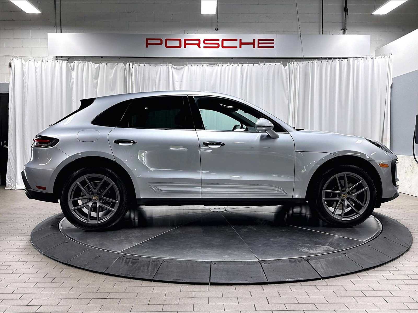 Used 2026 Porsche Macan AWD/4WD image 10