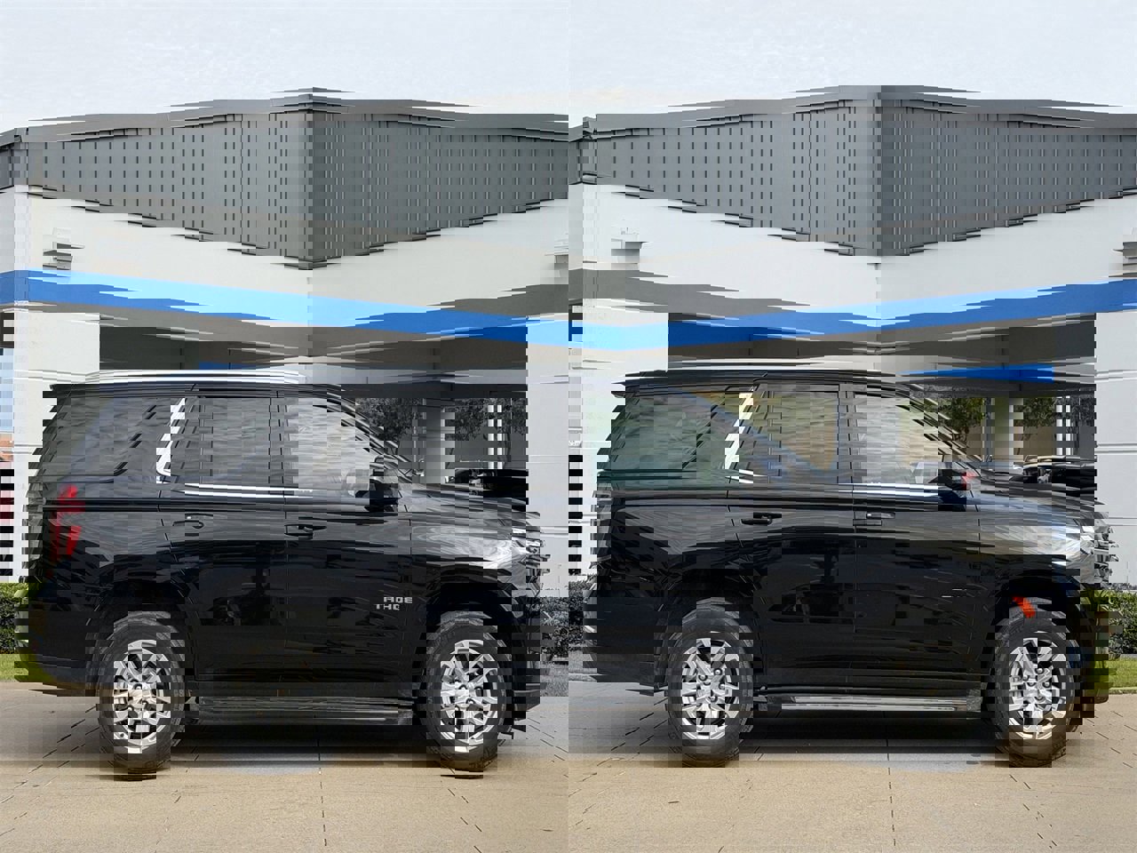 Certified 2024 Chevrolet Tahoe LT image 3