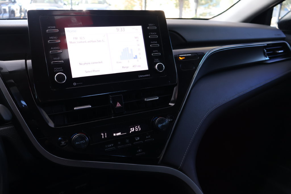 Used 2022 Toyota Camry SE FWD image 38