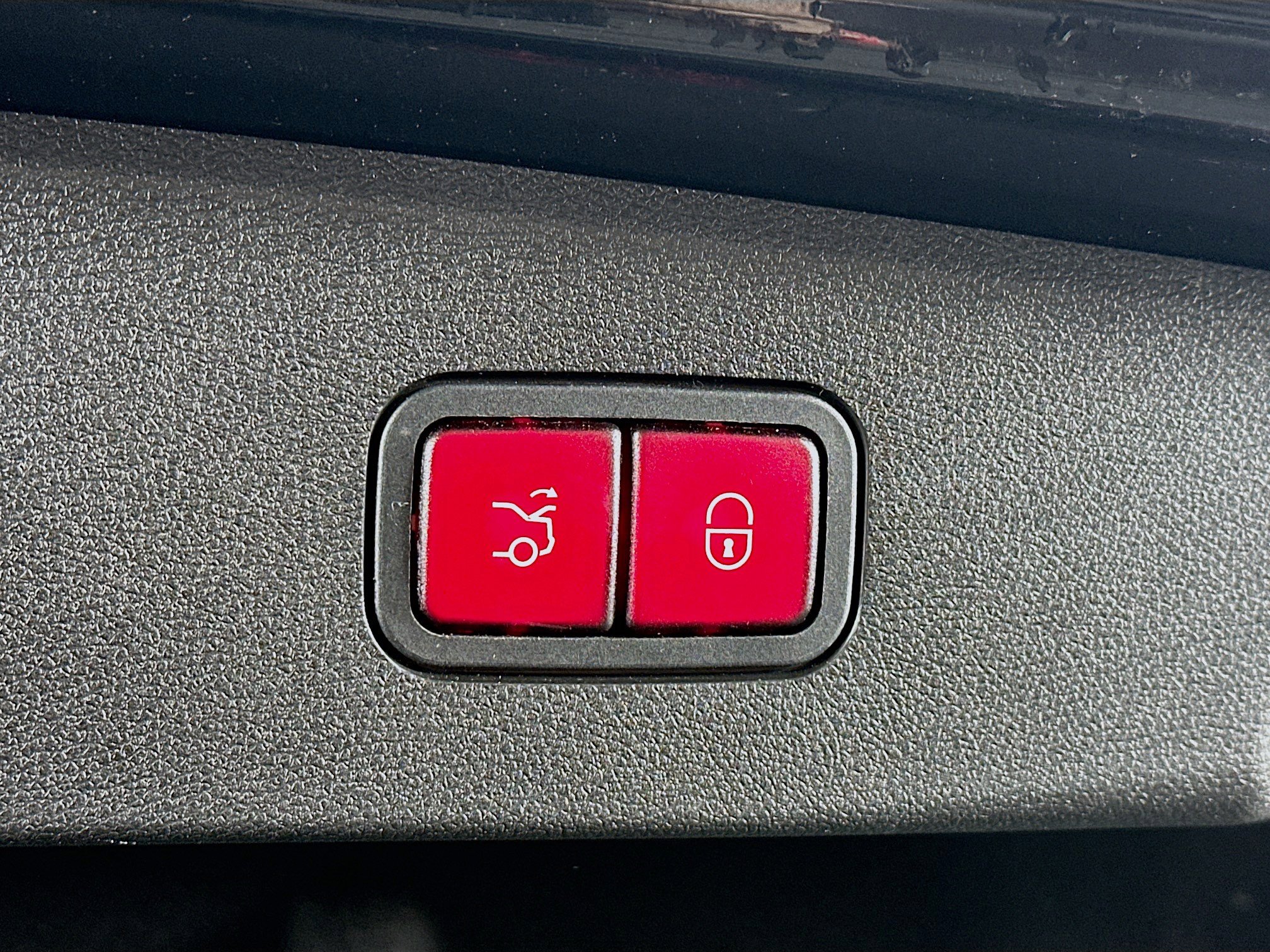 Used 2014 Mercedes-Benz E 350 Sedan image 30