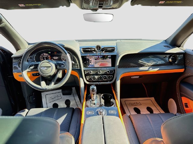 Used 2025 Bentley Bentayga AWD/4WD image 24