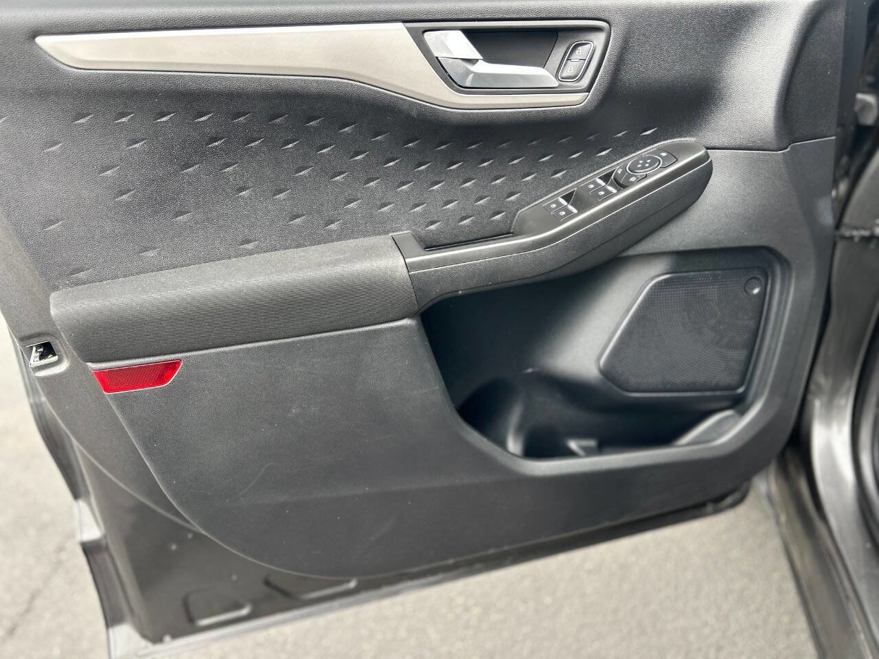 Used 2020 Ford Escape SE FWD image 8