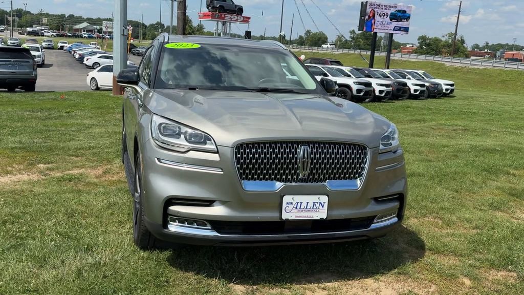 Used 2023 Lincoln Aviator Reserve w/ Equipment Group 201A AWD/4WD image 9