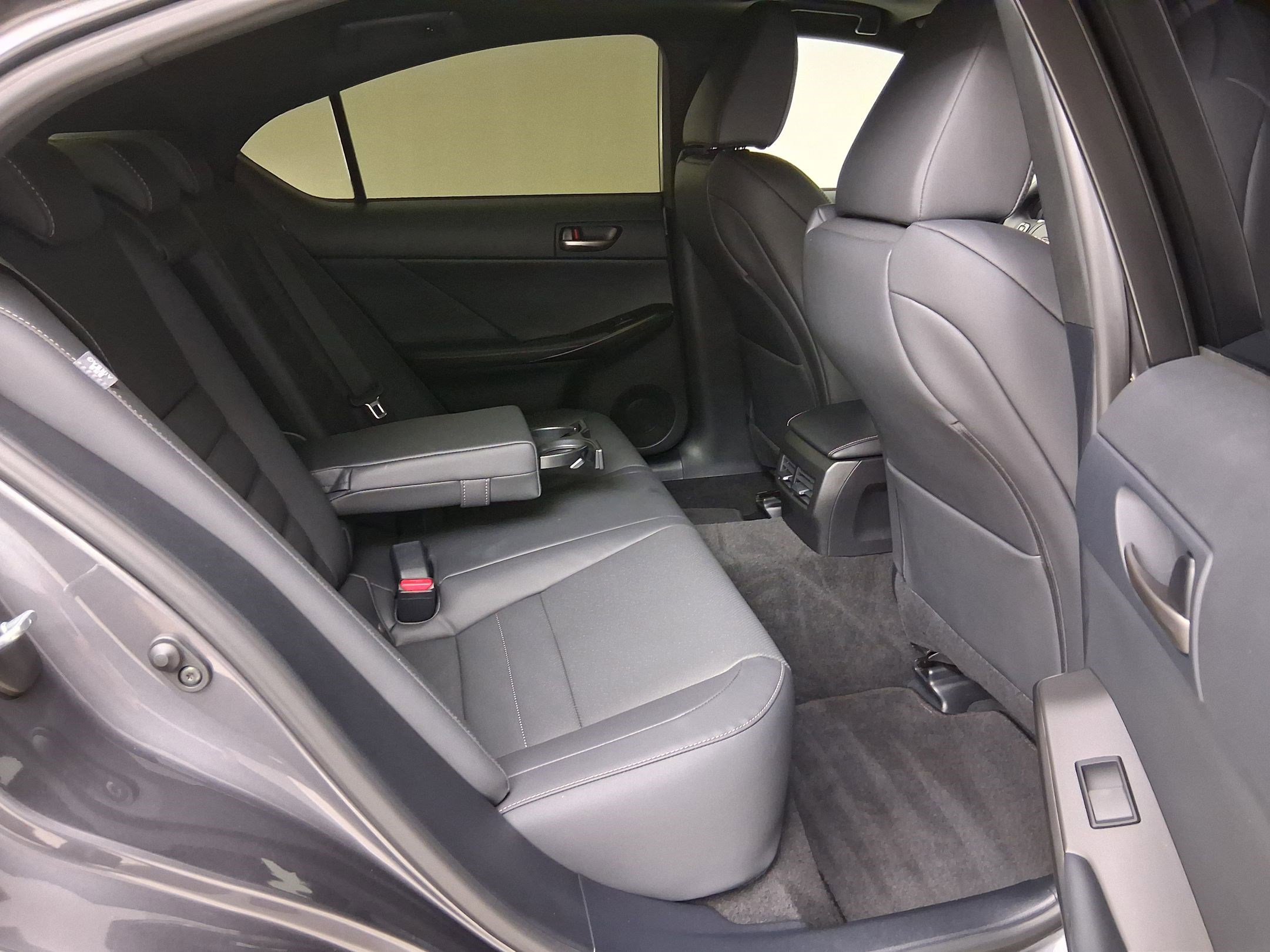 Used 2025 Lexus IS 350 F Sport w/ Navigation Package RWD image 35