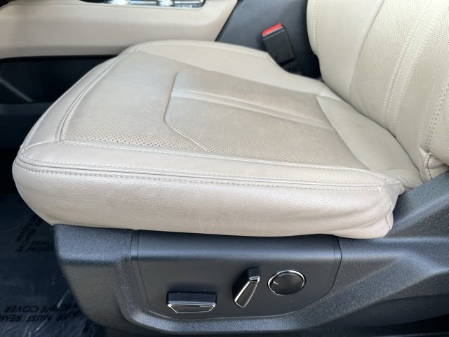 Used 2024 Ford Expedition Limited image 13