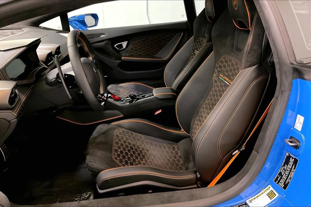 Used 2023 Lamborghini Huracan Tecnica image 8
